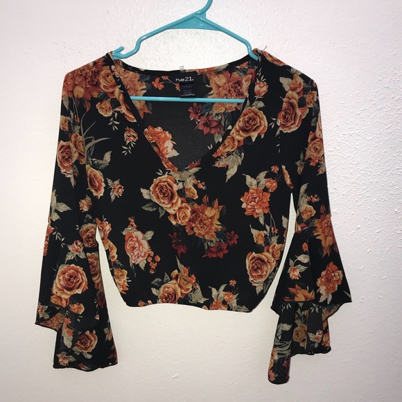 [Rue 21] Floral + Flirty Cropped Blouse - Picture 3 of 8